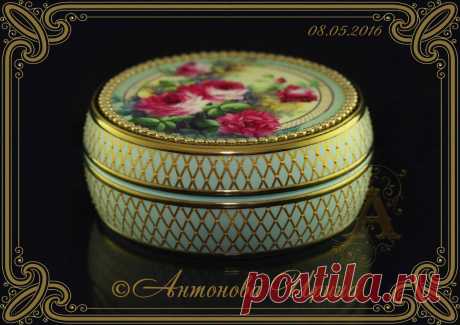 Шкатулка, диам.12 см.