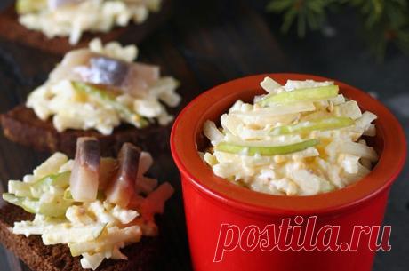 Закуска с сельдью и яичным салатом — МОЯ КУХНЯ