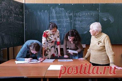 Названо главное препятствие в повышении стипендий студентам до уровня МРОТ. Идея повысить объем ежемесячных выплат студентам до уровня МРОТ является правильной, однако сложнореализуемой из-за возможности нехватки у госбюджета средств на ее реализацию. Об этом «Ленте.ру» заявила член комитета Госдумы по труду, социальной политике и делам ветеранов Светлана Бессараб.