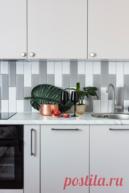 Просто фото: 23 идеи, как уложить плитку кухонного фартука Необычная раскладка плитки, которую может повторить каждый