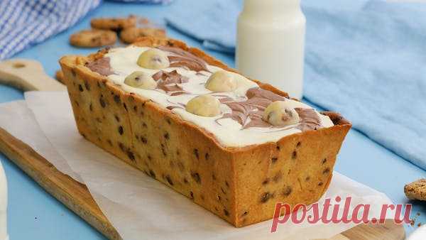 Marbled Chocolate Chip Cookie Dough Loaf ~ HOR This chocolate chip cookie dough loaf is simply marbelous!