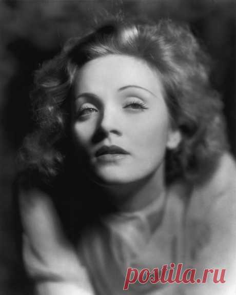 321_marlene-dietrich-by-eugene-robert-richee-1930jkf.jpg (1200×1499)