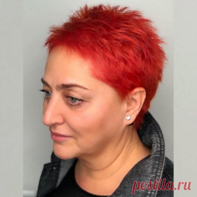 Модные стрижки для дам старше 60 лет