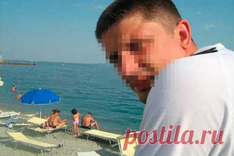 Раскрыта личность пригрозившего взорвать гранату в здании правительства Украины. Раскрыта личность мужчины, пригрозившего взорвать гранату в здании правительства Украины. Злоумышленника зовут Владимир Прохнич. Он родился в 1978 году, живет в городе Ирпень Киевской области. Участвовал в Антитеррористической операции (АТО) в Донбассе. В 2015 году президент Петр Порошенко наградил его орденом.