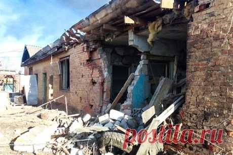 Обстрелы ВСУ повредили более половины домов в двух российских селах. Более половины домов оказались повреждены в двух селах Белгородской области в результате обстрела Вооруженными силами Украины (ВСУ). Об этом в пятницу, 13 января, сообщил губернатор российского региона Вячеслав Гладков в своем Telegram-канале. Он уточнил, что речь идет о селах Журавлевка и Нехотеевка.