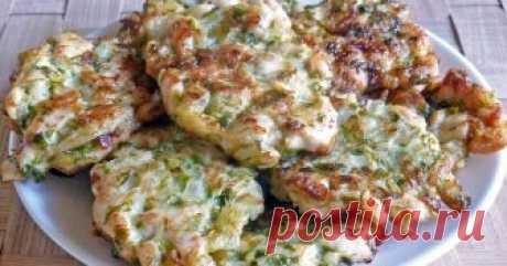 Ленивые отбивные на сковороде Отбивные из рубленого куриного филе и лука с ароматом свежей зелени