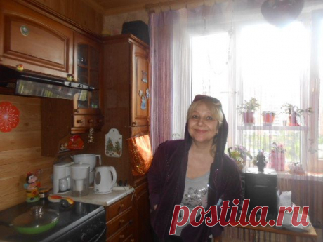 У меня в наследство жизнь!...
То падения, то взлёты,
С корабля на бал, и ввысь
Устремляет снова кто-то...

И расстройствам места нет,
Потому что точно знаю,
Что для взлётов и побед
Рождена я вот такая!

Крылья- радуги взметну,
Приглашая всех в удачу.
Несчастливых улыбну
И влюблю в себя в придачу!

У меня в наследство ЖИЗНЬ
Исключительно цветная!
Это выигранный приз,
Это я уж точно знаю!!!

03.06.15.