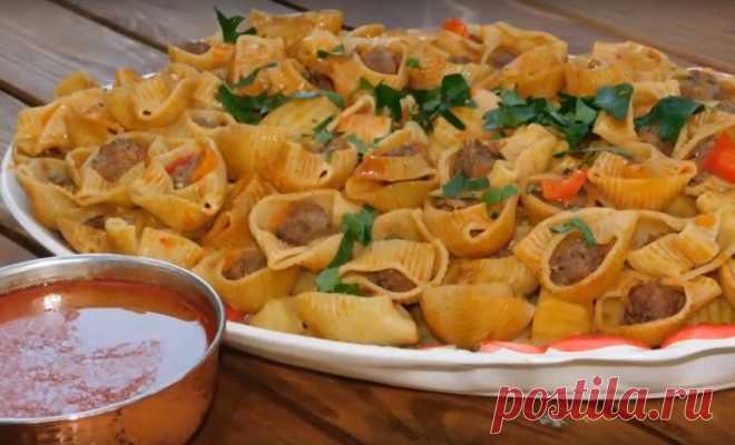 Фаршированные макароны с овощами и картошкой: блюдо на обед Фаршированные макароны с овощами и картошкой можно подавать на стол: как с остальным содержимым казана, так и отдельно. Такое блюдо не только в казане можно сделать, на природе, но и на кухне: в любой сковороде, кастрюле.