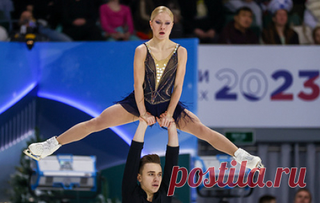 Фигуристка Мухортова рассказала, что их пара с Евгеньевым намерена усложнять программы. По словам спортсменки, они планируют делать тройной сальхов - двойной аксель - двойной тулуп