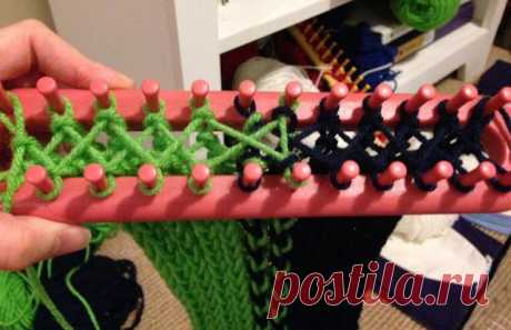 DIY Infinity Scarf with a Knitting Loom - DIY Craft Projects