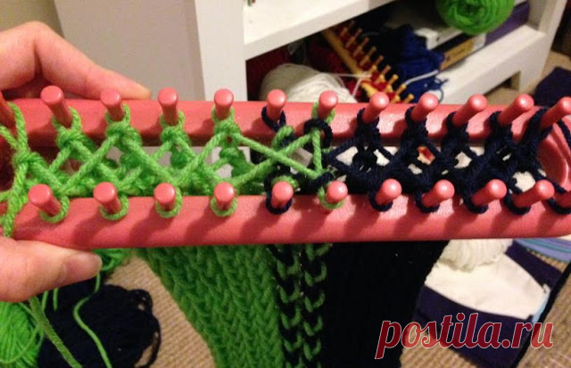 DIY Infinity Scarf with a Knitting Loom - DIY Craft Projects