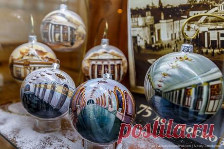 Можно сделать спец.заказ и на шары нанесут изображения по Вашему заказу. Например серия по заказу метрополитена: