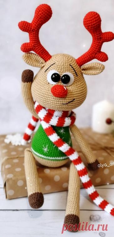 PDF Оленёнок Ролли крючком. FREE crochet pattern; Аmigurumi animal patterns. Амигуруми схемы и описания на русском. Вязаные игрушки и поделки своими руками #amimore - большой олень к Новому году, новогодний оленёнок, рождественский олень.