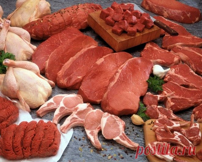 Вот почему мыть мясо перед готовкой смертельно опасно Приходишь с рынка, разворачиваешь бережно упакованный мясником сверток или вынимаешь куриное филе из пакета, и тут же приходит мысль в голову: а не ополоснуть ли купленный продукт под проточной водой перед приготовлением? Кажется, что эта гигиеническая процедура столь же необходима, как и мытье рук...