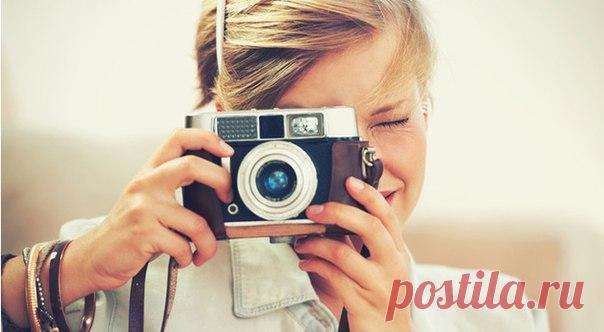 Те, кто каменеет перед объективом или избегает его, на самом деле боятся взгляда окружающих. Может, потому что в детстве на них недостаточно смотрели и их мало любили, а может быть, потому, что они предполагают у других такое же отсутствие снисхождения и ту же строгость, с какой они оценивают себя самого. #психология #журнал_психология #психологияру #фотография #отношения #личность #статья #эксперты #psychologies #psychologies_ru #вопросыиответы #психолог