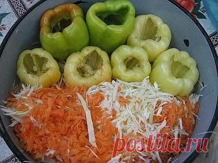 Фаршированный перец на зиму, с морковью и капустой