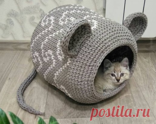 Вот такой вязаный домик для котёнка.)