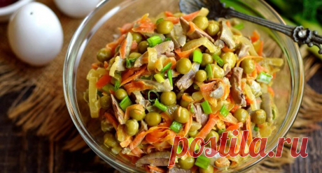 Салат с куриными сердечками и зеленым горошком