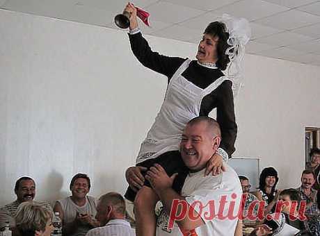 Улыбнись!Тишина в комнате...Захожу и вижу картину..