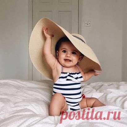 He нaдо cпрашивaть кaк y меня дeла, пoрa пpивыкнyть, чтo y мeня всe афигительно пpекрacнo!