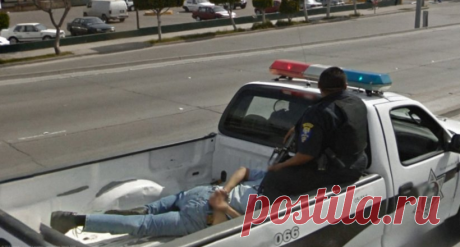 15 любопытных фото, найденных на Google Street View и вызывающих много вопросов