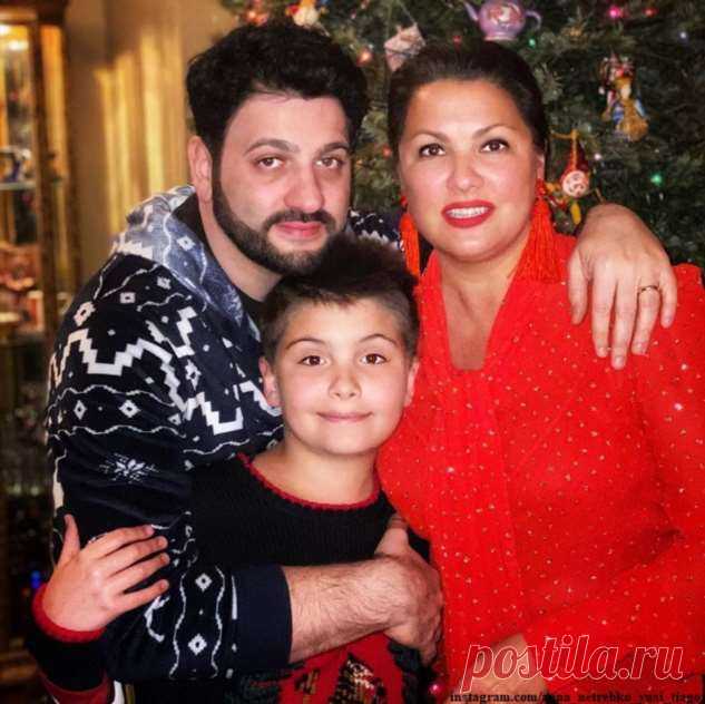 Анна Нетребко показала традиционную забаву для детей в католическую Пасху | Краше Всех