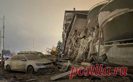 В Турции решили снести и построить заново пострадавший город. Пострадавший от последствий землетрясения в Турции город Нурдагы в провинции Газиантеп полностью снесут, а потом отстроят заново, заявил исполняющий обязанности губернатора Осман Бильгин, сообщает телеканал NTV.