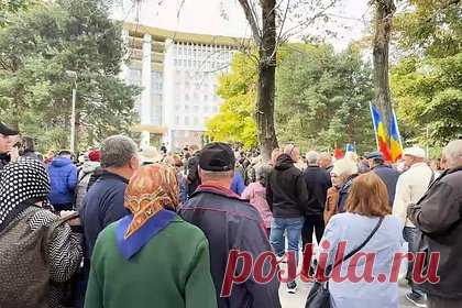 В Молдавии на протесте мужчина выкрикнул «Слава Украине» и получил по шее