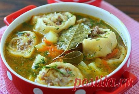 Картофельный суп с ленивыми пельменями, рецепт с фото Рецепт этого необычногосупа очень прост, но он всегда получается потрясающе вкусным. Ингредиенты: для теста: мука - 3.5 стакана яйца - 2 шт. вода - 200 мл...