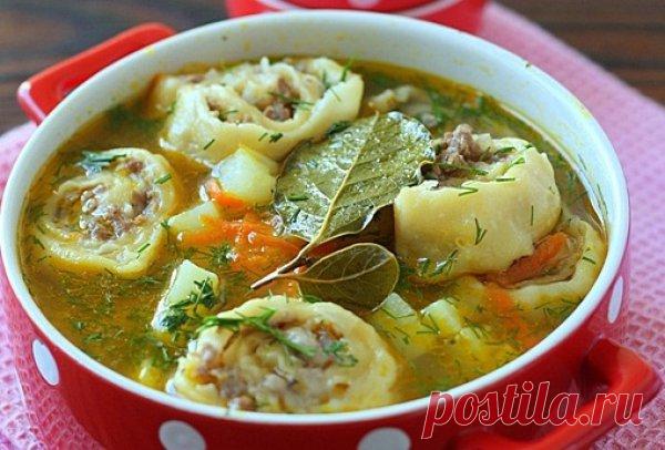 Картофельный суп с ленивыми пельменями, рецепт с фото Рецепт этого необычногосупа очень прост, но он всегда получается потрясающе вкусным. Ингредиенты: для теста: мука - 3.5 стакана яйца - 2 шт. вода - 200 мл...