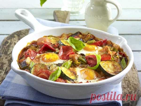 Тушеные овощи с яйцами
Отличный рецепт приготовления вкуснейшего блюда из помидор, цуккини, баклажанов и куриных яиц.