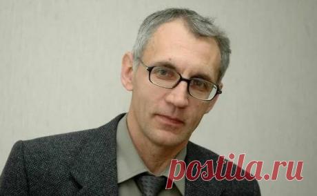 Экс-директор института РАН получил условный срок за продажу робота в КНР. По версии следствия, ученый заключил от имени института РАН контракт с китайской компанией на изготовление морского робота, однако доходы от контракта так не поступили в распоряжение института. Ученый вину не признавал