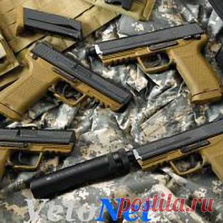 Оперативники МУРа задержали в Подмосковье пенсионера за хранение дома 16 пистолетов, передает «Интерфакс» со ссылкой на начальника управления информации и общественных связей ГУ МВД России по Москве Андрея Галиакберова.

70-летнего мужчину задержали в Одинцовском районе Подмосковья. Пистолеты были переделаны для стрельбы боевыми патронами. Кроме того, у него были найдены боеприпасы и составные части к стрелковому оружию.