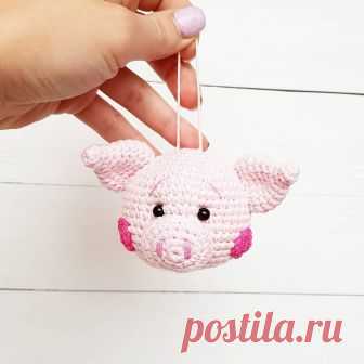 Christmas ornament crochet pig pattern | Amiguroom Toys