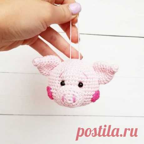 Christmas ornament crochet pig pattern | Amiguroom Toys