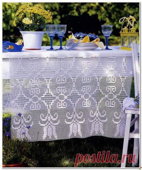 Скатерть в филейной технике.