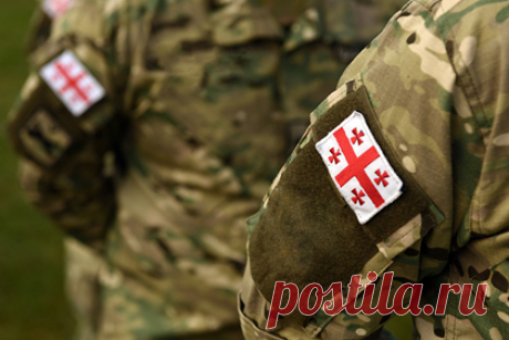 В Грузии сообщили о гибели троих военнослужащих на Украине. Трое военнослужащих Грузии, воевавших в рядах украинской армии, погибли на Украине, сообщает РИА Новости со ссылкой на грузинскую телекомпания «Мтавари архи». По данным телекомпании, погибли Бахва Чикобава, Гия Бериашвили и Давид Ратиани. При этом Чикобава погиб в Мариуполе, остальные — в Ирпени.