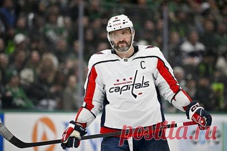 Овечкин забросил шайбу в пятом матче подряд и сократил отставание от Гретцки. Российский нападающий «Вашингтон Кэпиталс» Александр Овечкин отметился заброшенной шайбой в матче регулярного чемпионата Национальной хоккейной лиги (НХЛ) против «Ванкувер Кэнакс». Встреча проходит 11 февраля. На момент публикации новости счет в матче — 2:2. Россиянин отметился голом в пятой игре подряд.