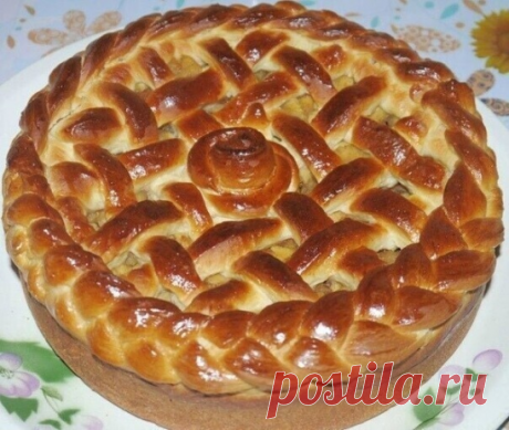 Готовим по русски. Вкусный и пышный пирог для семейных чаепитий

Пирог с яблоками

молоко - 250 мл
сахар - пол стакана
яйца - 3 шт
дрожжи саф-момент - 1 пачка
соль 1 ч.л
масло сливочное -150 гр(или маргарин)
мука - 450 гр
ванилин

Вскипятить молоко, добавить масло,сахар,мешать до растворения сахара,снять, дать остыть.
В теплое молоко добавить взбитые яйца.
В миску всыпать просеянную муку, добавить дрожжи,соль-перемешать,сделать посередине углубление,туда вылить молочную см...