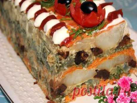 ТОП 6 ВКУСНЫЕ БЛЮДА с ЧЕРНОСЛИВОМ. Рыбный торт с овощами и черносливом. Вкусный,эффектный и простой в приготовлении рыбный тортик.может стать украшением праздничного стола Очень красивое блюдо и готовится очень быстро и просто. Особую пикантность придает чернослив, но, главное с ним не переборщить, тут лучше недо-, чем пере-.филе любой рыбы – 500-600 г; три средних морковки; две средних луковицы; 100 г чернослива (горсть) - не переборщите-лучше меньше,чем больше; хороший п...