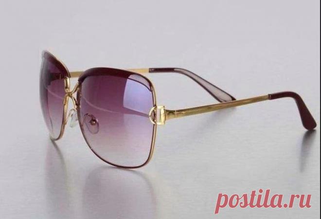 Солнцезащитные очки-бабочки с бровями и буквой d на дужках линза винный градиент за 285 грн. | Шафа