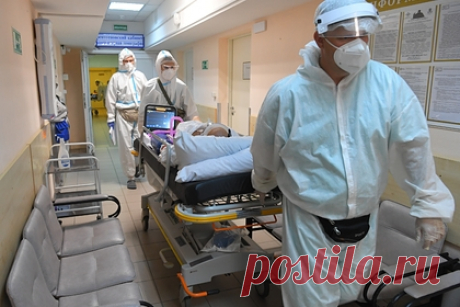 Вирусолог предсказал повторение прошлогоднего сценария распространения COVID-19. Вирусолог Александр Чепурнов заявил, что рост числа заболевших и погибших от коронавируса будет продолжаться до середины зимы. Более того, кривая может оказаться даже выше прошлогодней. Он добавил, что повторение сценария распространения COVID-19 обусловлено низким уровнем вакцинации.