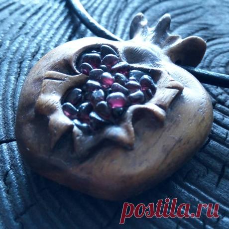 Роман в Instagram: «Когда то давно я увидел на одном антикварном сайте вот такую подвеску, точнее не совсем такую)) но похожую)) с тех пор она у меня из головы…» 305 отметок «Нравится», 16 комментариев — Роман (@roman_tvorets_krasoty) в Instagram: «Когда то давно я увидел на одном антикварном сайте вот такую подвеску, точнее не совсем такую)) но…»
