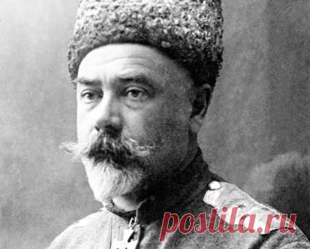 На чьей стороне был Деникин во время Великой Отечественной войны Заклятый враг Советской России Антон Деникин после германской агрессии в отношении СССР неожиданно призвал русских эмигрантов дать отпор Гитлеру. Что же побудило белого генерала изменить свою позицию по отношению к советскому государству? 