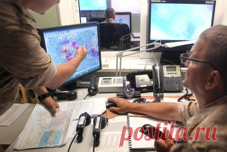 Глава российского региона сообщил об пресеченной атаке ВСУ. Российским войскам удалось пресечь попытку атаки украинского беспилотника на Брянскую область. Об этом в своем Telegram-канале сообщил губернатор региона Александр Богомаз. По его словам, дрон-разведчик самолетного типа был сбит российской системой противовоздушной обороны.