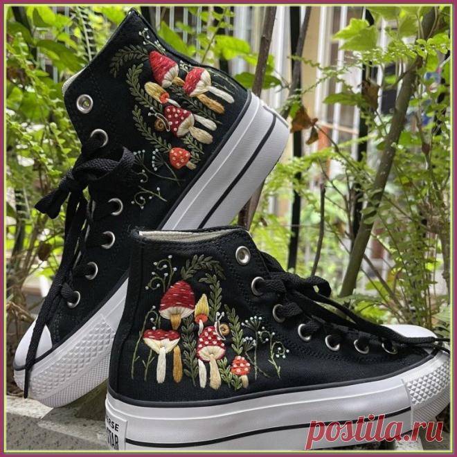 Украшаем кеды вышивкой. Автор Hoai_etsy