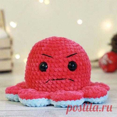 PDF Осьминог крючком. FREE crochet pattern; Аmigurumi toy patterns. Амигуруми схемы и описания на русском. Вязаные игрушки и поделки своими руками #amimore - двусторонний осьминог из плюшевой пряжи, плюшевая осьминожка перевёртыш, маленькая игрушка вывернушка.