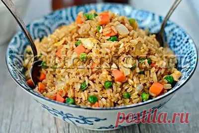 Рецепт жареного риса с овощами и яйцом
