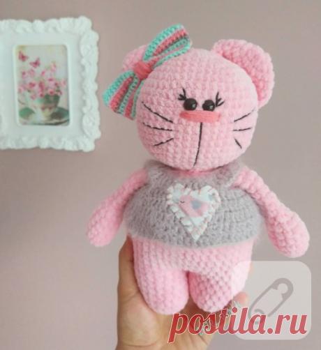 с
Автор: zeze_worlds
источник: https://10marifet.org/anlatimli/amigurumi-orgu-kedi-t..
Автор перевода: Лидия Гуреева
источник: https://vk.com/wall-75671529_2455