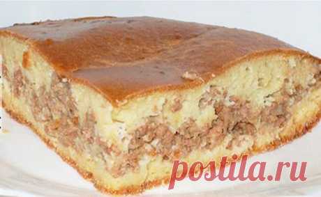 Простейший пирог с мясом на скорую руку Лучшего теста для наливных пирогов я нигде не встречала.Основное его преимущество — тесто без майонеза, а на кефире. Составляющие этого теста найдутся в каждом доме.